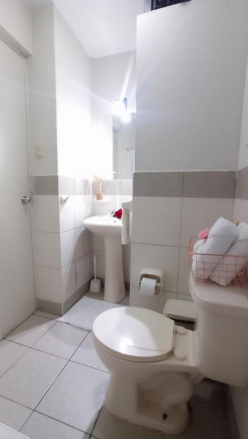 Ferienwohnung Hab Pequena Bano Compartido La Paz 4 Lima Exterior foto